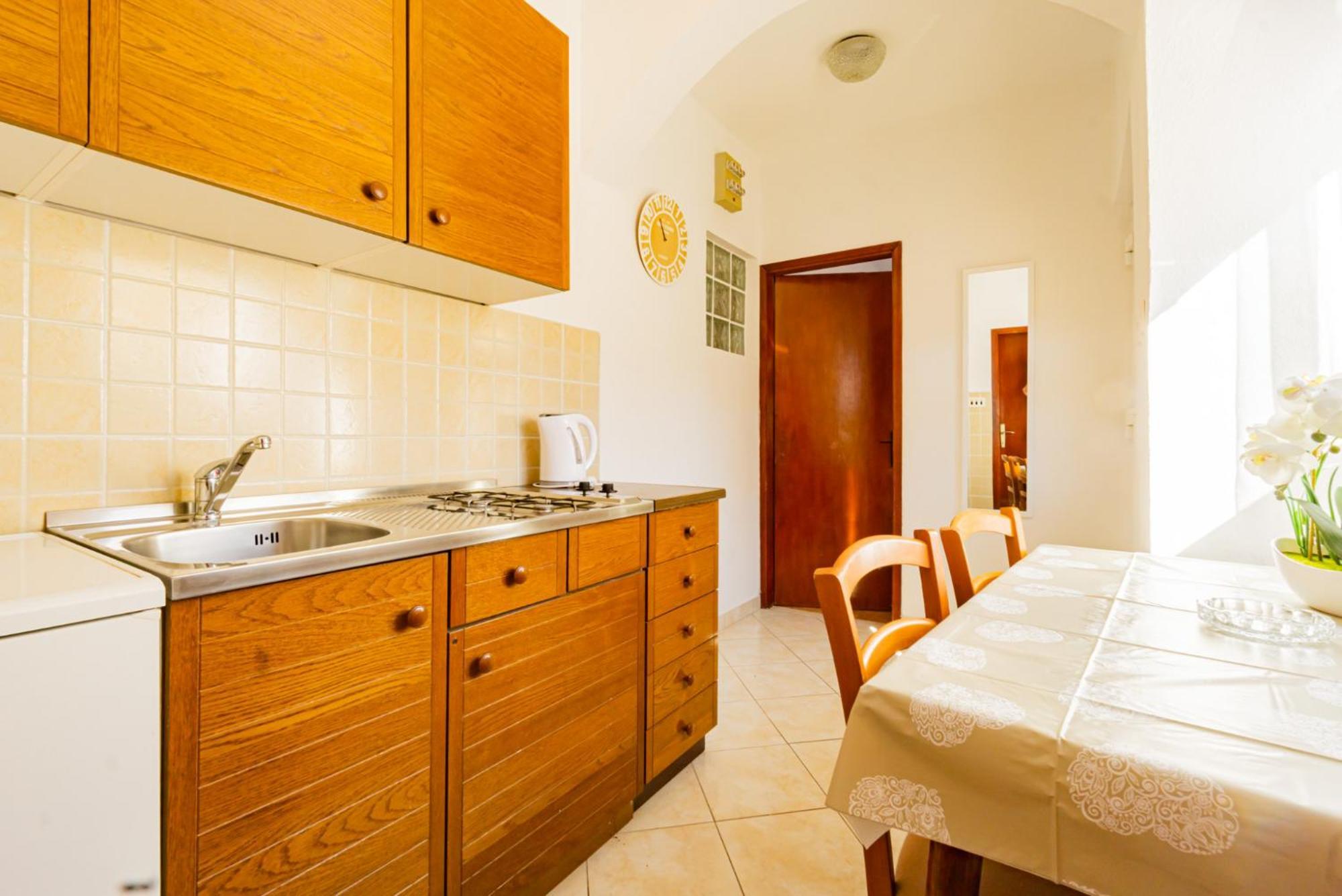 Apartment And Room Bacic Metajna Værelse billede